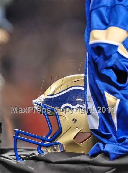 Thumbnail 2 in San Clemente vs. Santa Margarita (CIF SS PAC-5 Division Final) photogallery.