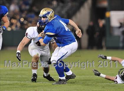 Thumbnail 3 in San Clemente vs. Santa Margarita (CIF SS PAC-5 Division Final) photogallery.