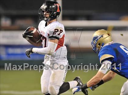 Thumbnail 2 in San Clemente vs. Santa Margarita (CIF SS PAC-5 Division Final) photogallery.