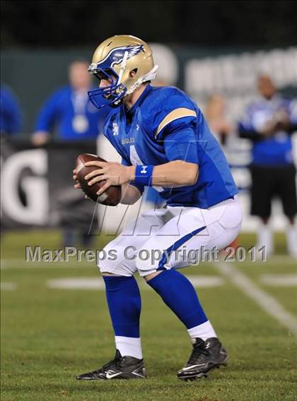 Thumbnail 3 in San Clemente vs. Santa Margarita (CIF SS PAC-5 Division Final) photogallery.