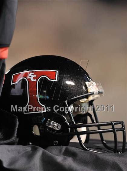 Thumbnail 3 in San Clemente vs. Santa Margarita (CIF SS PAC-5 Division Final) photogallery.