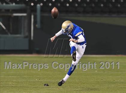 Thumbnail 3 in San Clemente vs. Santa Margarita (CIF SS PAC-5 Division Final) photogallery.