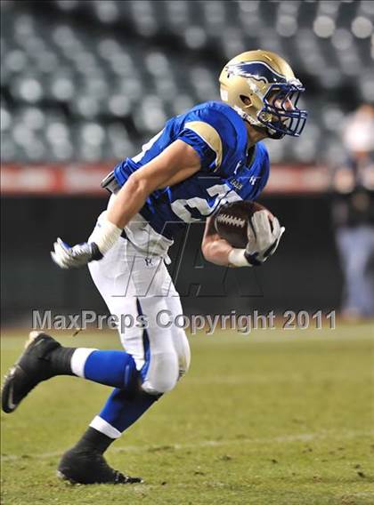 Thumbnail 2 in San Clemente vs. Santa Margarita (CIF SS PAC-5 Division Final) photogallery.