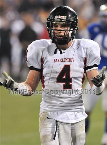 Thumbnail 2 in San Clemente vs. Santa Margarita (CIF SS PAC-5 Division Final) photogallery.