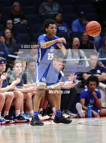 Thumbnail 3 in Gilmour Academy vs. Waverly (OHSAA D2 Semifinal) photogallery.