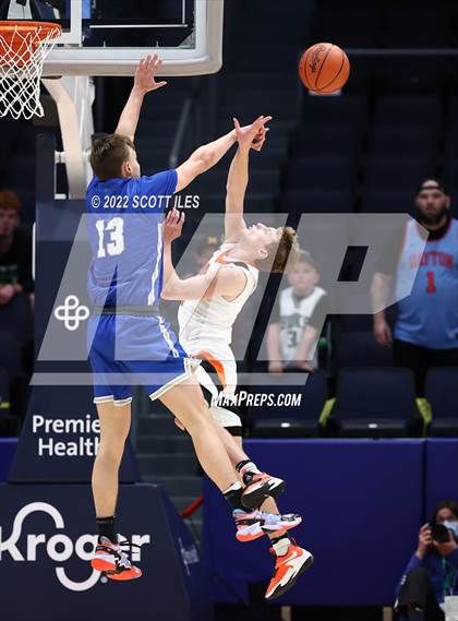 Thumbnail 3 in Gilmour Academy vs. Waverly (OHSAA D2 Semifinal) photogallery.