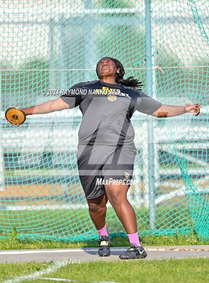 Thumbnail 3 in IHSAA Pike Regional (Discus)  photogallery.