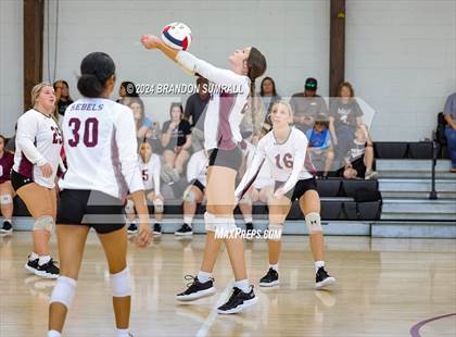 Thumbnail 3 in Chilton County vs Thorsby (Chilton County Tournament) photogallery.