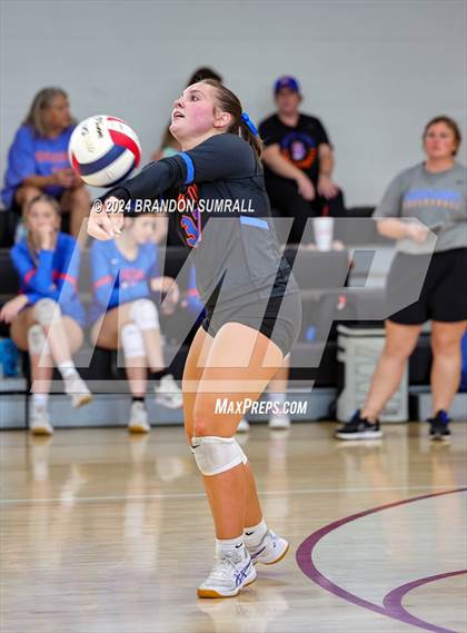 Thumbnail 2 in Chilton County vs Thorsby (Chilton County Tournament) photogallery.