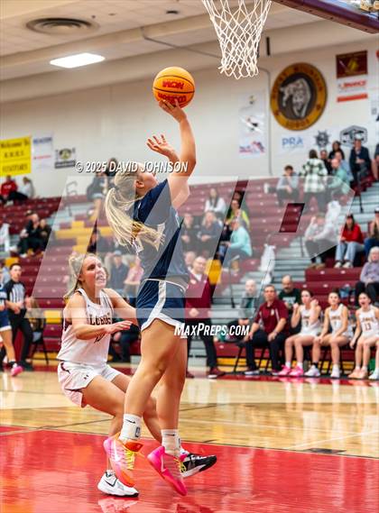 Thumbnail 3 in Rocky Mountain vs. Columbine photogallery.