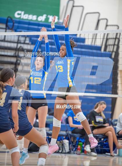 Thumbnail 2 in San Pasqual @ Del Norte photogallery.