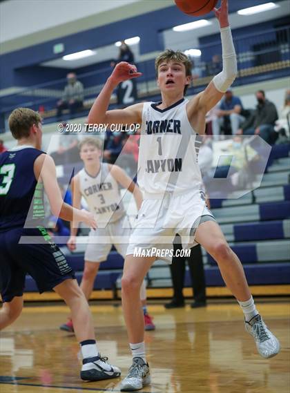 Thumbnail 1 in Timpanogos vs. Corner Canyon (CC Winter Invitational) photogallery.