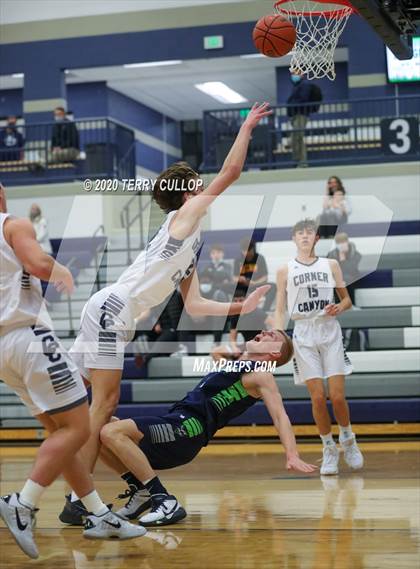 Thumbnail 2 in Timpanogos vs. Corner Canyon (CC Winter Invitational) photogallery.