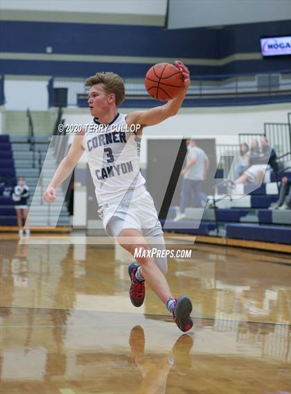 Thumbnail 1 in Timpanogos vs. Corner Canyon (CC Winter Invitational) photogallery.