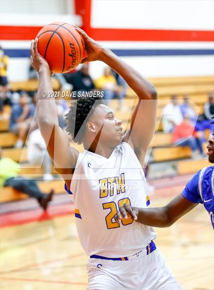 Thumbnail 2 in Washington vs. Fort Bend Willowridge (FBISD Invitational) photogallery.