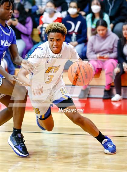 Thumbnail 1 in Washington vs. Fort Bend Willowridge (FBISD Invitational) photogallery.