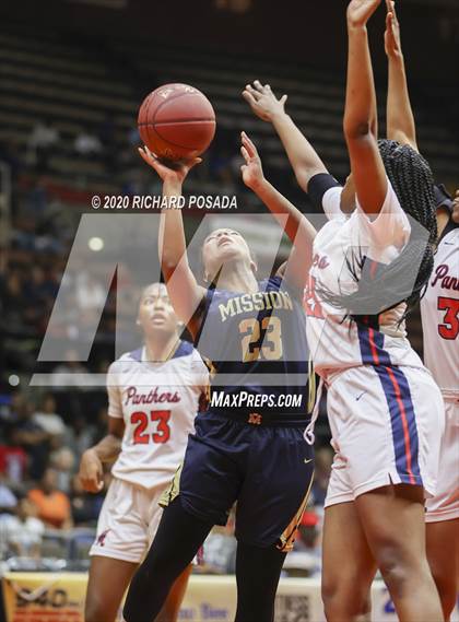 Thumbnail 2 in Mission Prep vs. San Joaquin Memorial (CIF D2 Central Section Final) photogallery.
