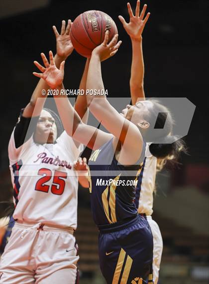 Thumbnail 1 in Mission Prep vs. San Joaquin Memorial (CIF D2 Central Section Final) photogallery.