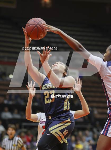 Thumbnail 2 in Mission Prep vs. San Joaquin Memorial (CIF D2 Central Section Final) photogallery.