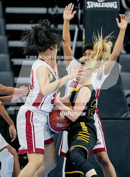 Thumbnail 1 in Sunny Hills vs. West Campus (CIF State D3 Final) photogallery.
