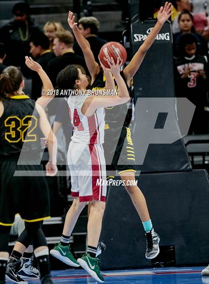 Thumbnail 2 in Sunny Hills vs. West Campus (CIF State D3 Final) photogallery.