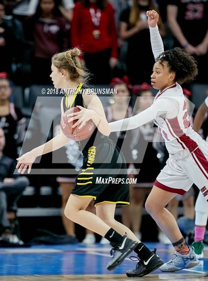 Thumbnail 1 in Sunny Hills vs. West Campus (CIF State D3 Final) photogallery.