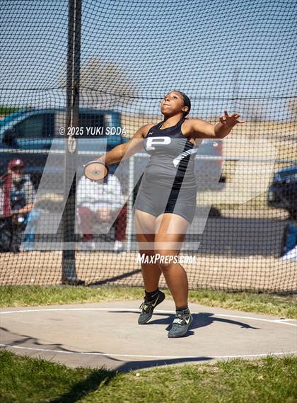 Thumbnail 1 in West Texas Relays photogallery.