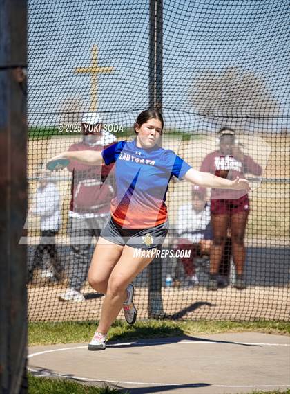 Thumbnail 1 in West Texas Relays photogallery.