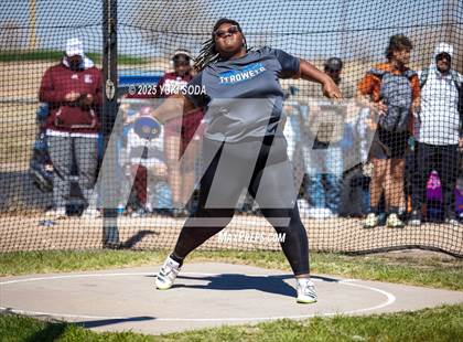 Thumbnail 1 in West Texas Relays photogallery.