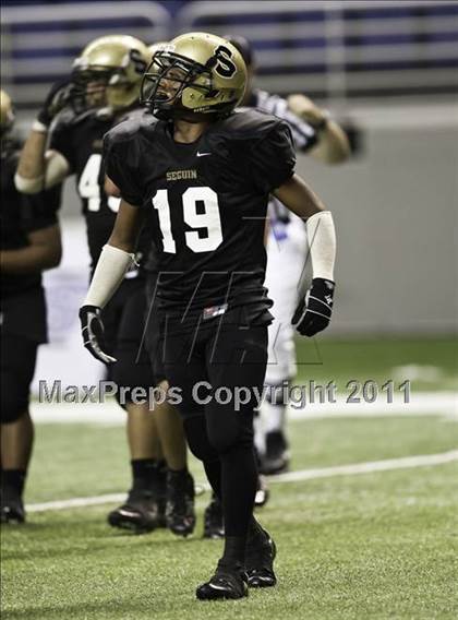 Thumbnail 2 in Uvalde vs. Seguin (Dave Campbell's Texas Football Classic) photogallery.