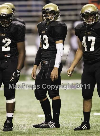 Thumbnail 2 in Uvalde vs. Seguin (Dave Campbell's Texas Football Classic) photogallery.