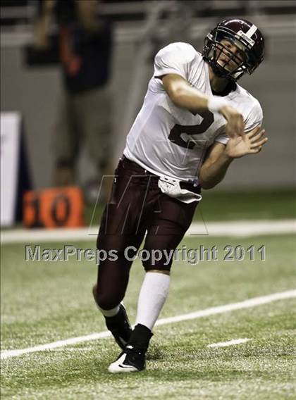 Thumbnail 3 in Uvalde vs. Seguin (Dave Campbell's Texas Football Classic) photogallery.