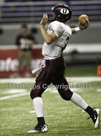 Thumbnail 1 in Uvalde vs. Seguin (Dave Campbell's Texas Football Classic) photogallery.