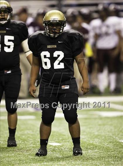 Thumbnail 1 in Uvalde vs. Seguin (Dave Campbell's Texas Football Classic) photogallery.