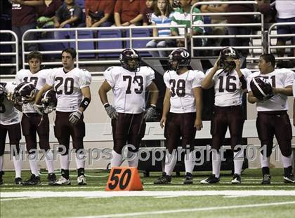 Thumbnail 2 in Uvalde vs. Seguin (Dave Campbell's Texas Football Classic) photogallery.