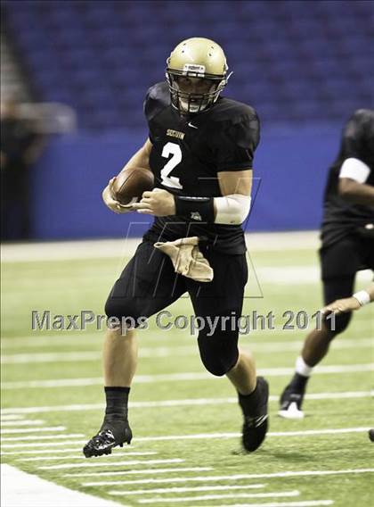 Thumbnail 1 in Uvalde vs. Seguin (Dave Campbell's Texas Football Classic) photogallery.