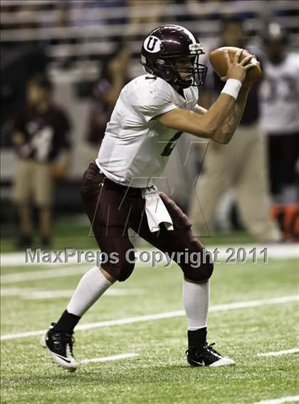 Thumbnail 3 in Uvalde vs. Seguin (Dave Campbell's Texas Football Classic) photogallery.