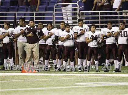 Thumbnail 1 in Uvalde vs. Seguin (Dave Campbell's Texas Football Classic) photogallery.