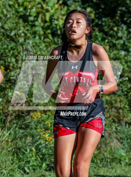 Thumbnail 1 in South Dearborn Invitational photogallery.