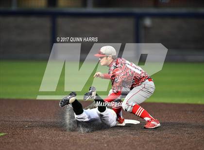Thumbnail 2 in Thornton Fractional South vs. Evergreen Park photogallery.