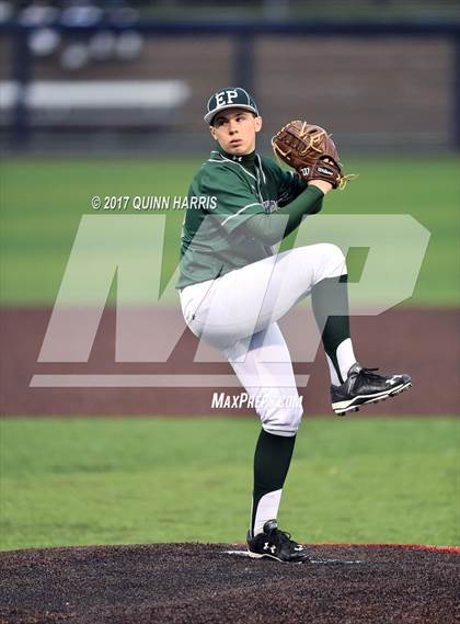 Thumbnail 2 in Thornton Fractional South vs. Evergreen Park photogallery.