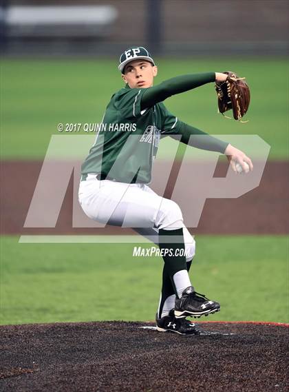 Thumbnail 3 in Thornton Fractional South vs. Evergreen Park photogallery.
