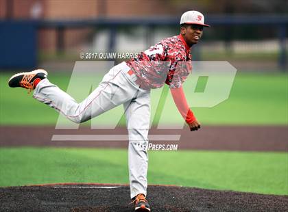 Thumbnail 2 in Thornton Fractional South vs. Evergreen Park photogallery.
