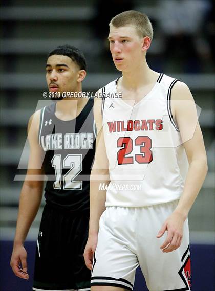 Thumbnail 2 in Lake Ridge vs Lake Highlands photogallery.