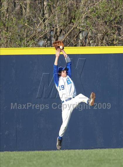 Thumbnail 2 in Highlands @ Covington Catholic photogallery.
