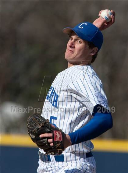 Thumbnail 1 in Highlands @ Covington Catholic photogallery.