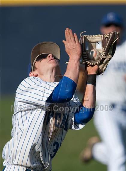 Thumbnail 1 in Highlands @ Covington Catholic photogallery.