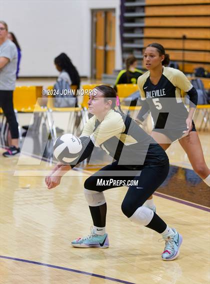 Thumbnail 1 in Daleville vs. Leo (Leo Invite) photogallery.