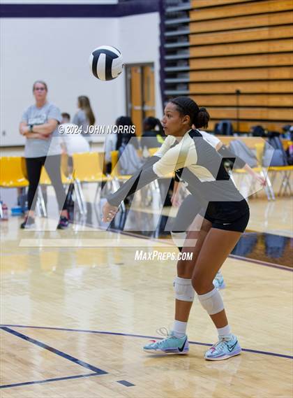 Thumbnail 1 in Daleville vs. Leo (Leo Invite) photogallery.
