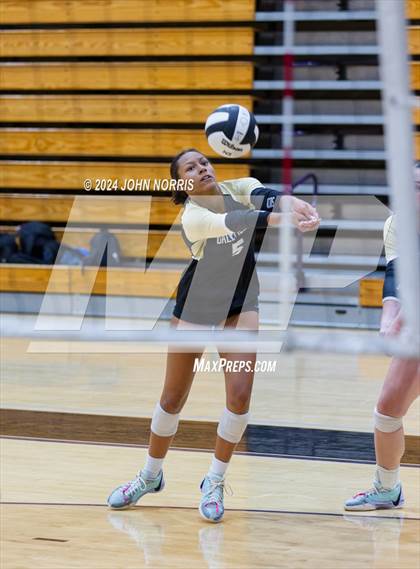 Thumbnail 3 in Daleville vs. Leo (Leo Invite) photogallery.